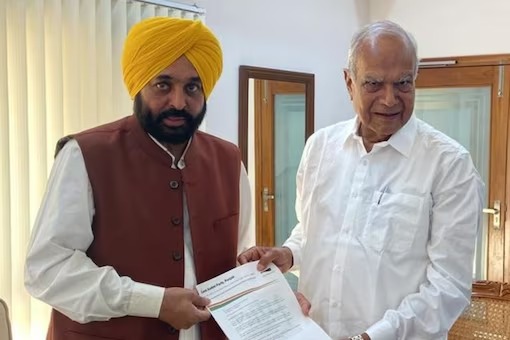 “Failure of constitutional machinery in state”, Punjab Governor Banwarilal Purohit warns CM Bhagwant Mann of consequences if he doesn’t respond to his letter